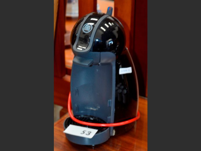 NESCAFE DOLCE GUSTO BLACK COFFEE MACHINE [Switches on, untested further]