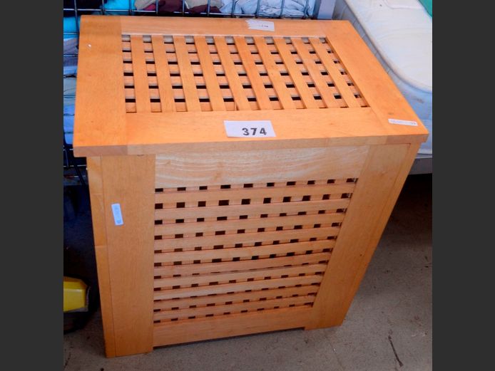 BEECHWOOD LAUNDRY BASKET, 52 x 37 x 55cm