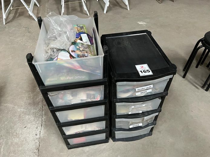 9 Plastic drawers