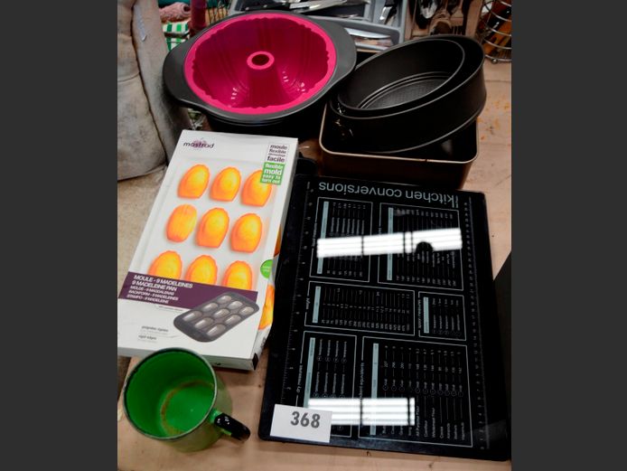NON-STICK CAKE PANS, OVEN TRAY, GLASS BAKER'S BOARD, etc