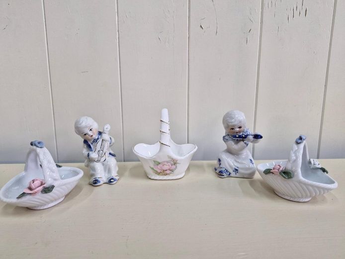 Set of 5 Miniature Porcelain Musicians & Floral Baskets