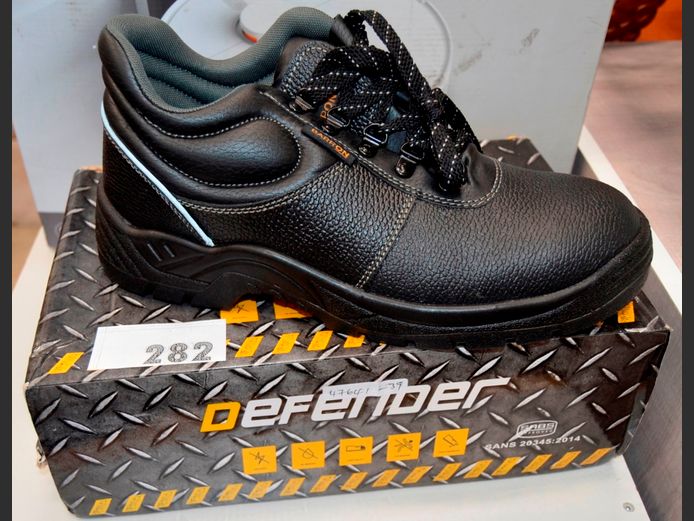 PAIR BARON BOOTS [Size 10]