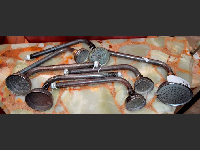 LOT: VINTAGE SHOWER HEADS