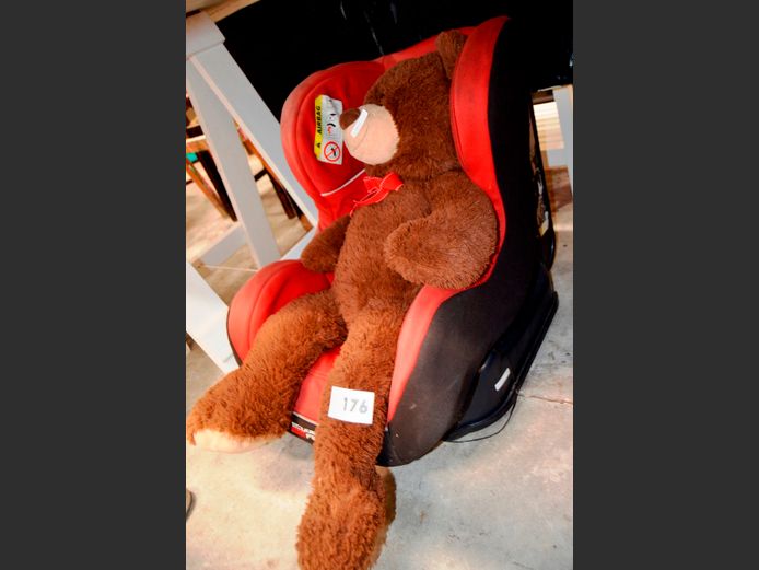 RED & BLACK CHILD'S CAR SEAT & A BROWN TEDDY BEAR