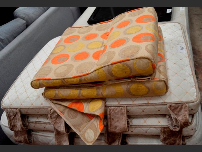 LOT: PADDED SINGLE HEADBOARDS & CHAIR CUSHIONS
