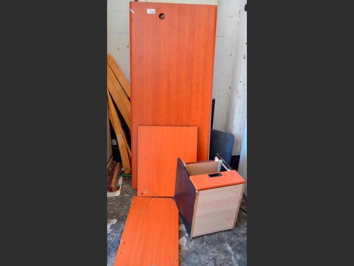 LOT: CHERRY FOIL DESK COMPONENTS [Dismantled, unknown if complete]