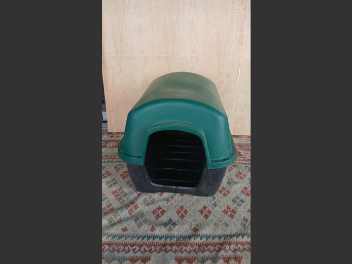 Plastic dog kennel
