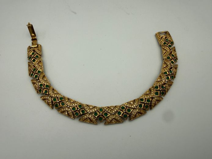 Costume jewellery - Golden necklace and bracelet