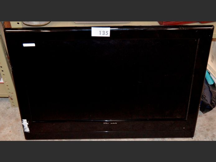 WHARFEDALE 32" LCD TV [Switches on, Screen cracked] ### LICENCE PLEASE ###