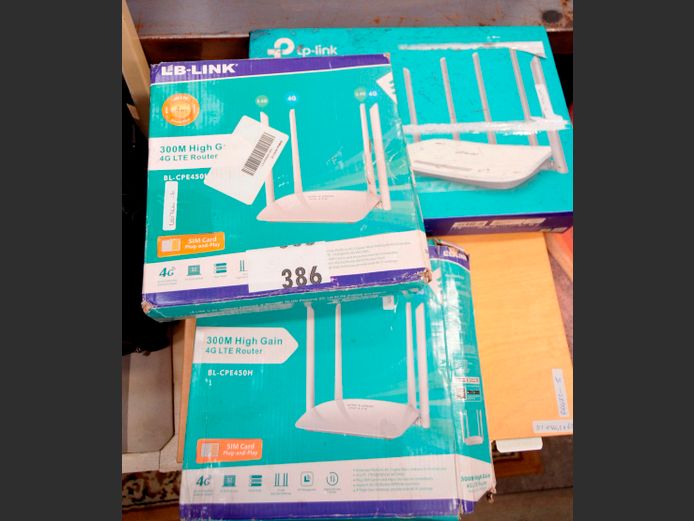 LOT: 3 x TP LINK ROUTERS [Untested]