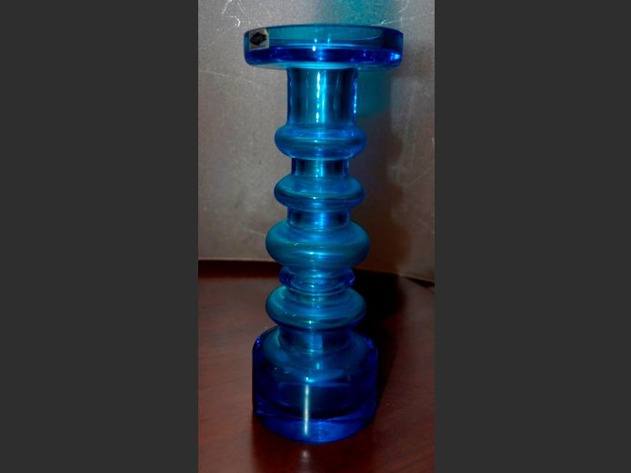 MID-CENTURY MODERN BALUSTRADE FORM HAND BLOWN BLUE GLASS VASE BY OIVA TOIKKA, 23.5cm High