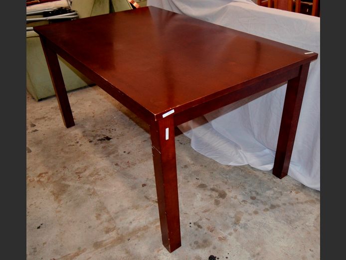 MAHOGANY FINISH 6-SEATER DINING TABLE, 150 x 90 x 75cm