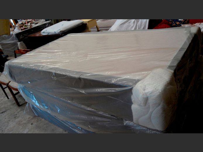 DOUBLE BED BASE ONLY [No mattress] [Water damaged]