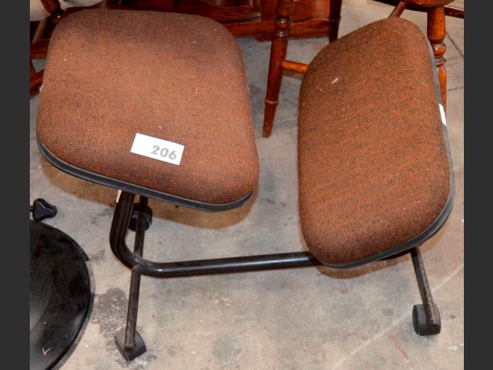 POSTURE CHAIR [Needs a clean]