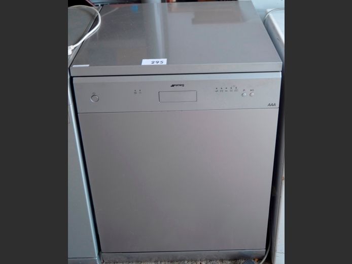 SMEG METALLIC FINISH DISHWASHER [Switches on, untested further]