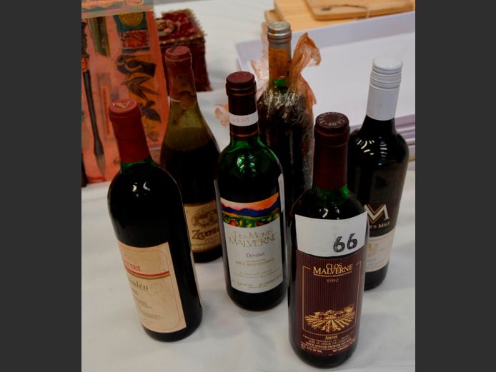 LOT OF 6: BOTTLES ASSORTED RED WINE [Condition of contents unknown]