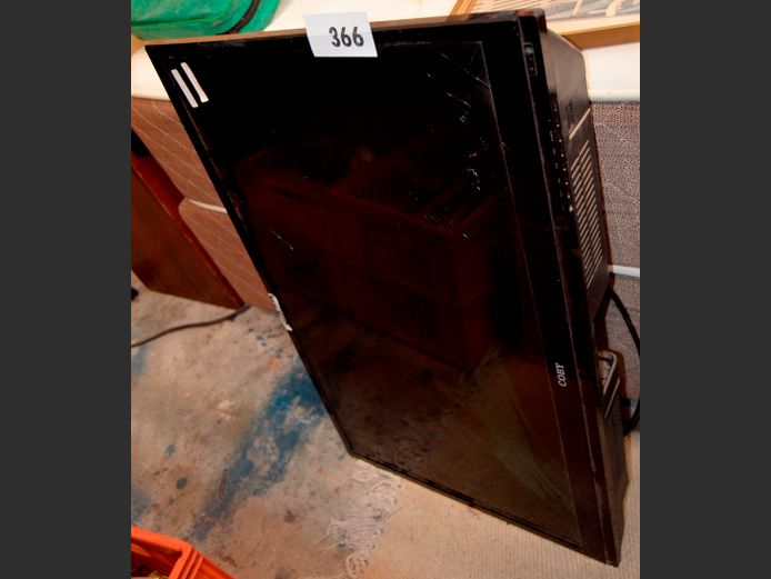 COBY 32" LCD TV [Switches on, untested further, screen cracked] ### LICENCE PLEASE ###