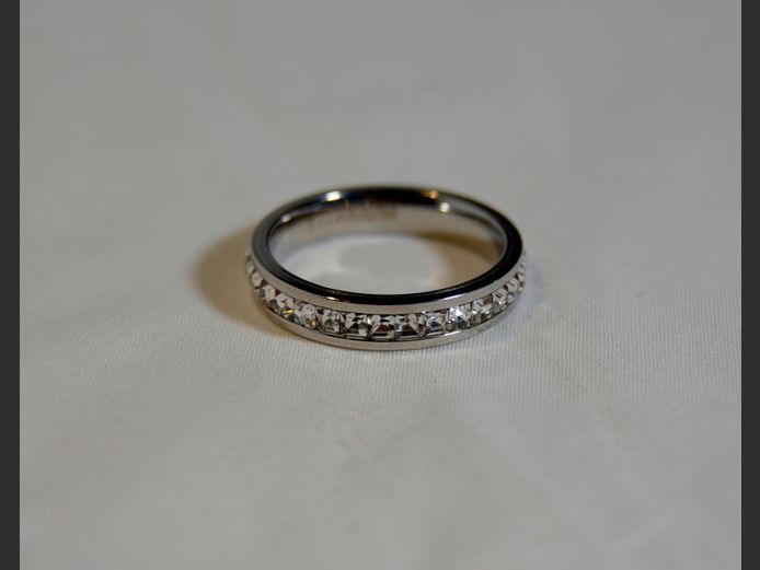 TITANIUM & CUBIC ZIRCONIA PROMISE RING