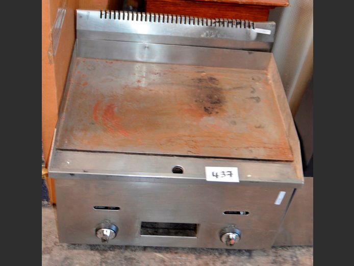 2-BURNER GAS FLAT TOP GRILL, 55 x 49 x 43cm [Untested]