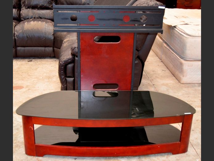 CHERRY FOIL & METAL TV STAND WITH GLASS TOP, 128 x 50 x 103cm