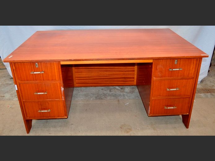 SAPELE MAHOGANY 6-DRAWER DESK, 153 x 91 x 73cm