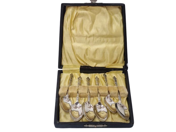 Vintage Cased Set of Six Silver-Plated Apostle Spoons