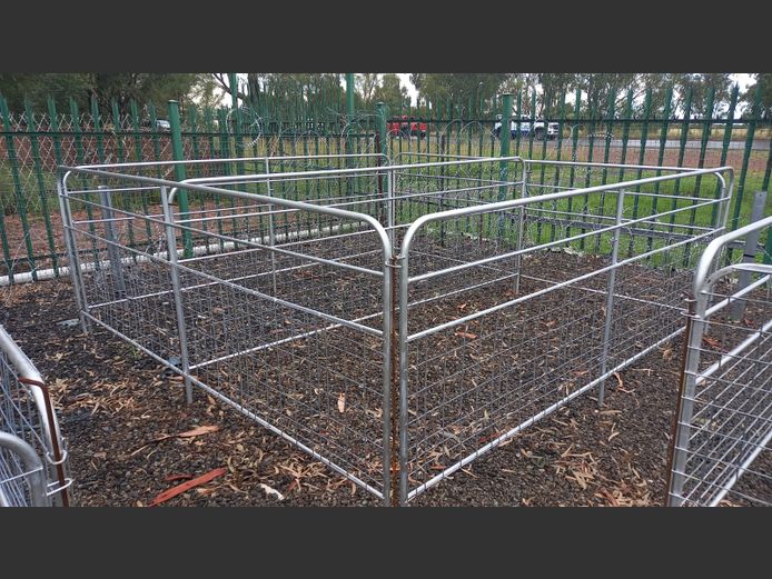 3mx1.2m hoog skaap hekkies 5 panel