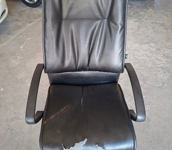High back tilt and swivel chair